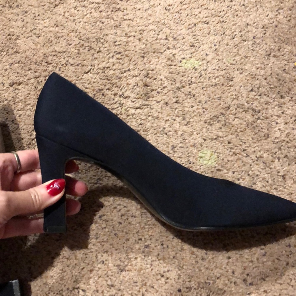 Stuart Weitzman size 7.5 - Picture 5 of 8